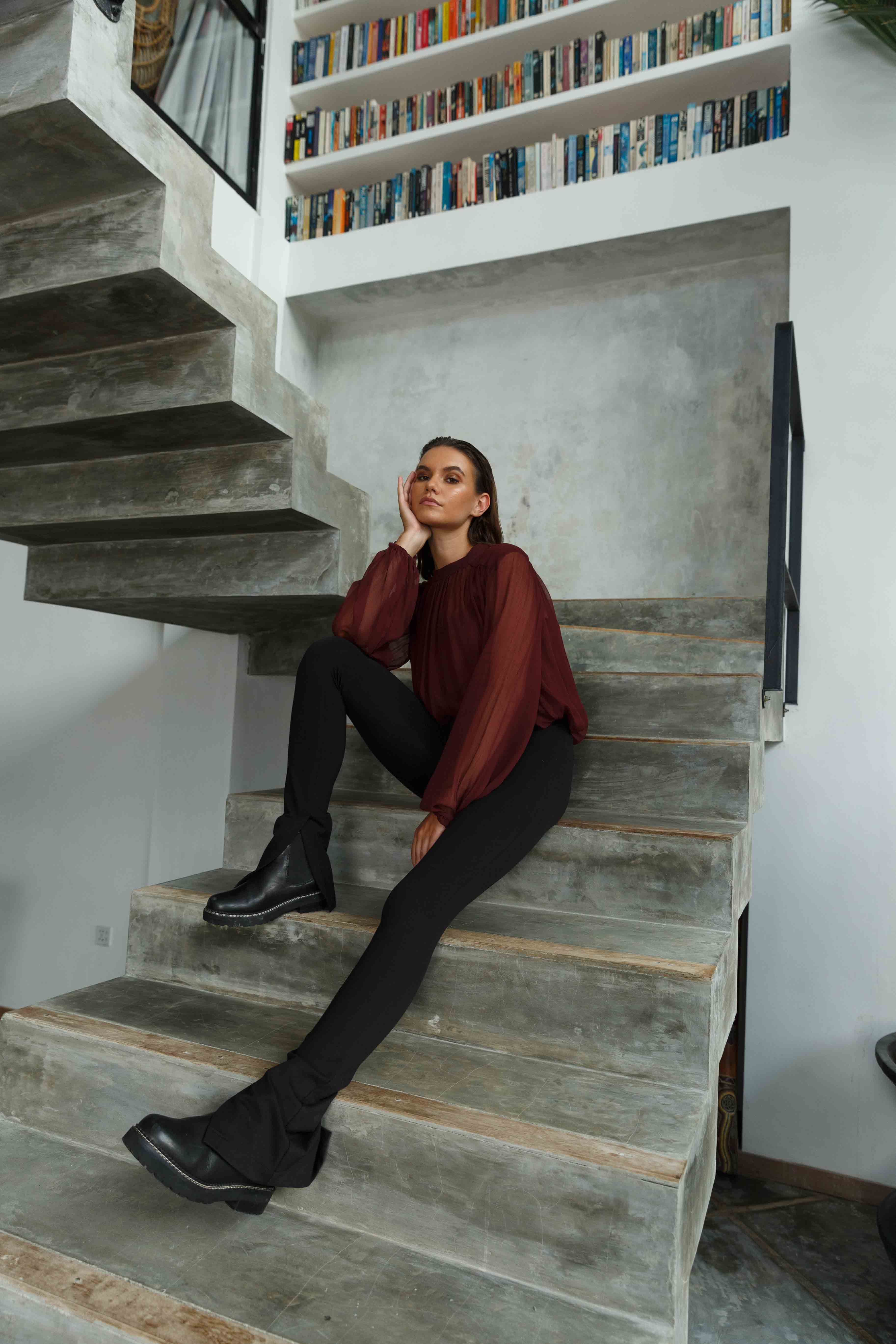 HOW TO CHOOSE THE PERFECT TOP FOR WORK