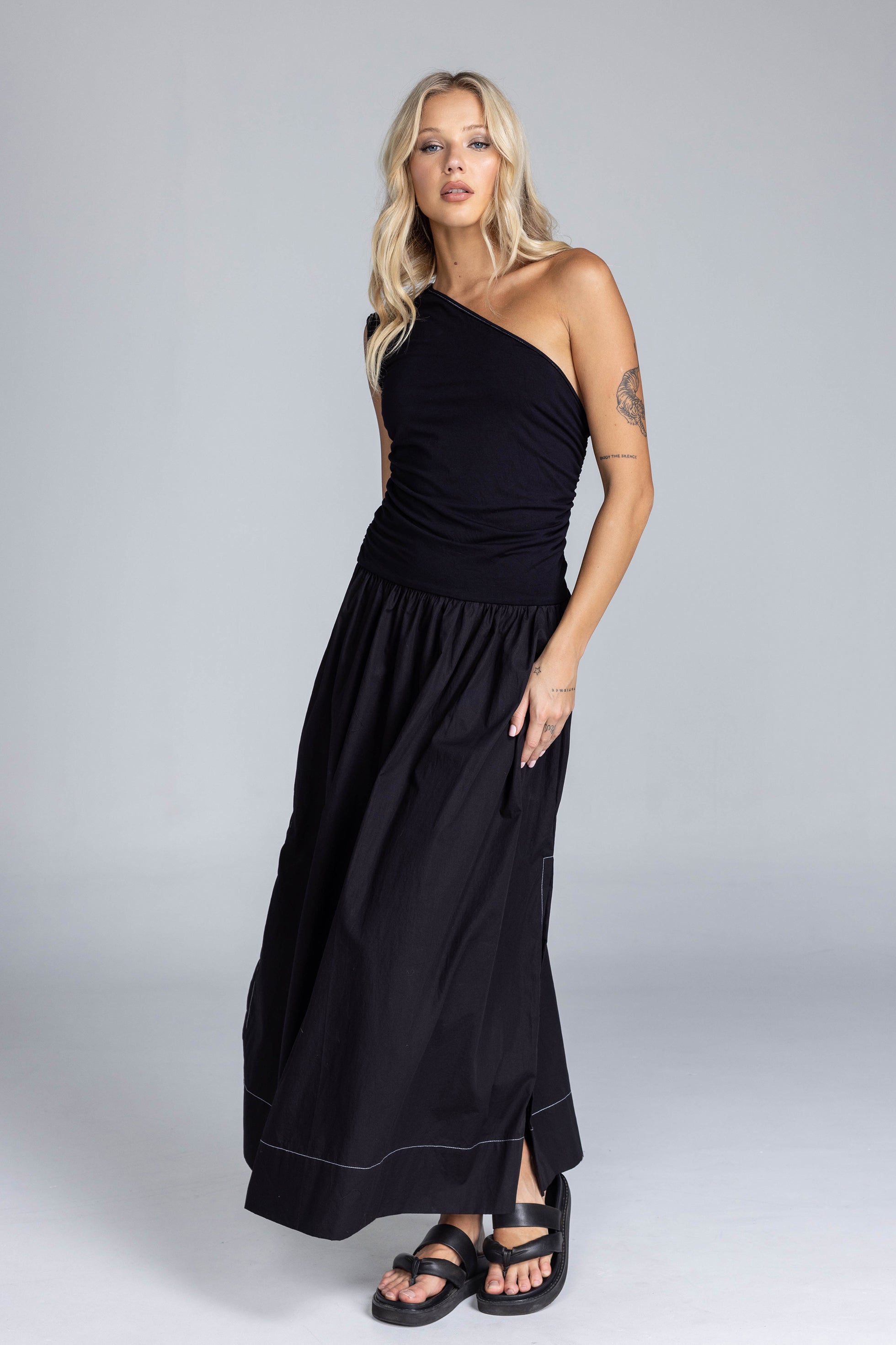 Between Heartbeats Dress - Black
