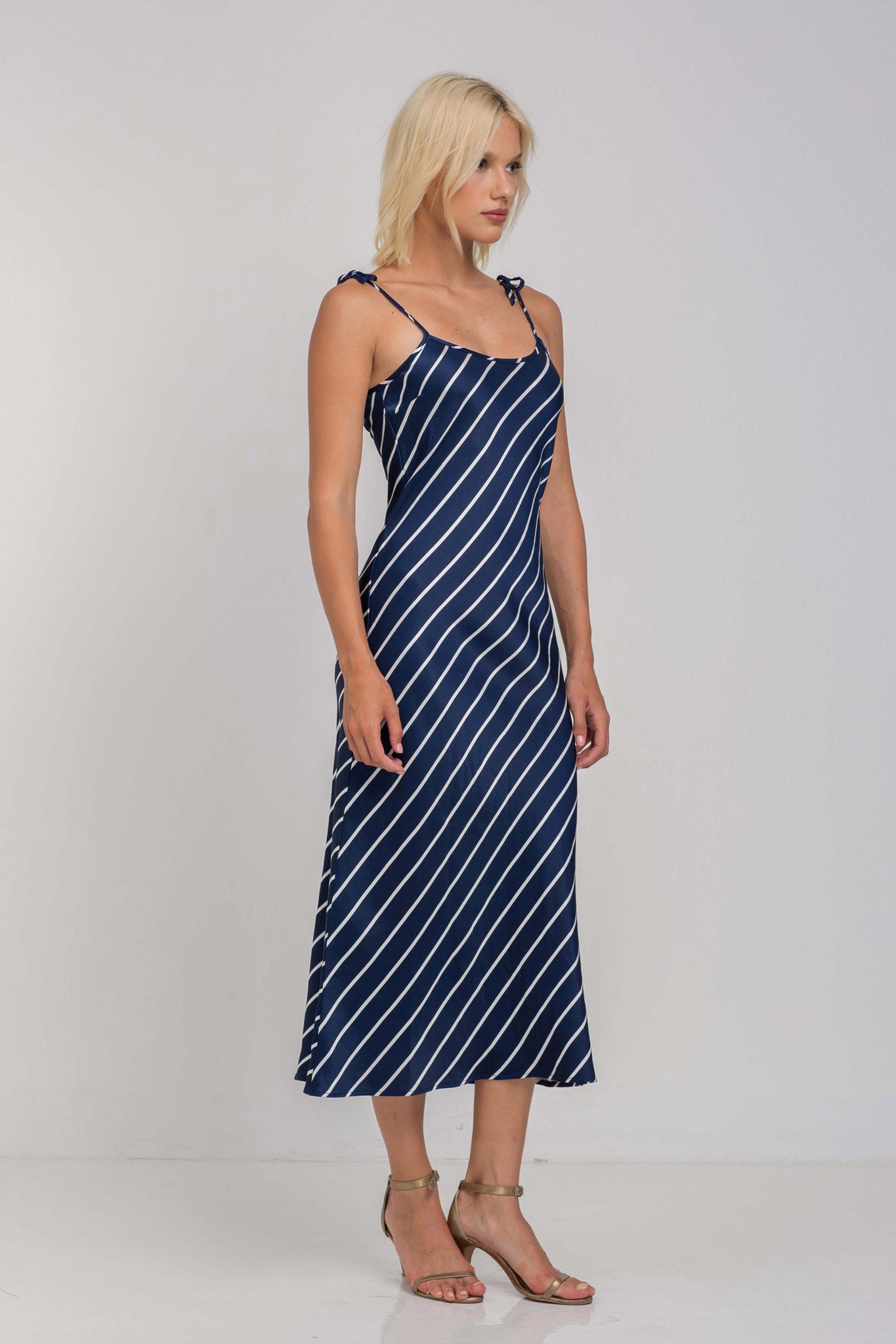 Bow Slip - Navy with White Diagonal Pinstripe