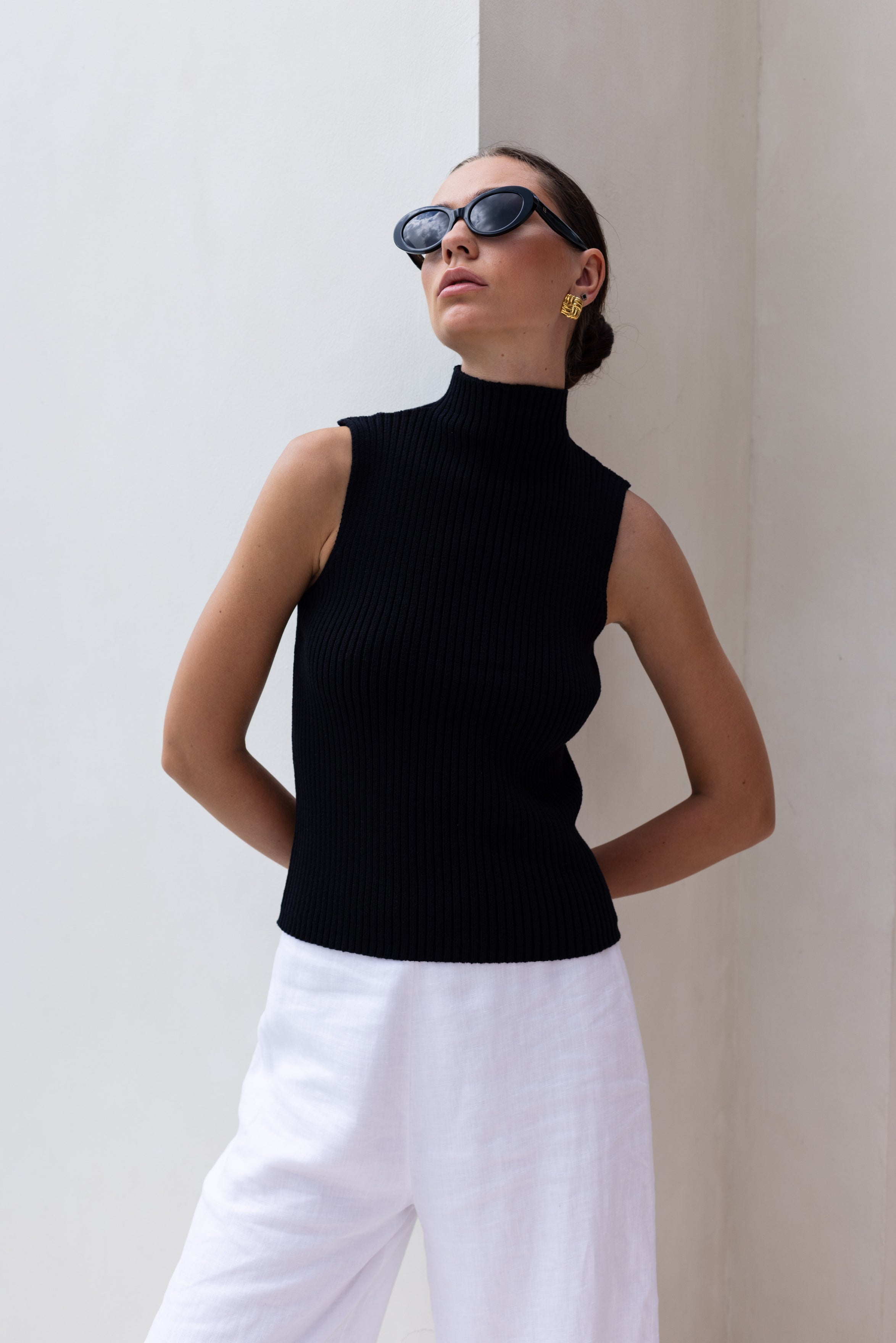 Elusive Thoughts Tank - Black