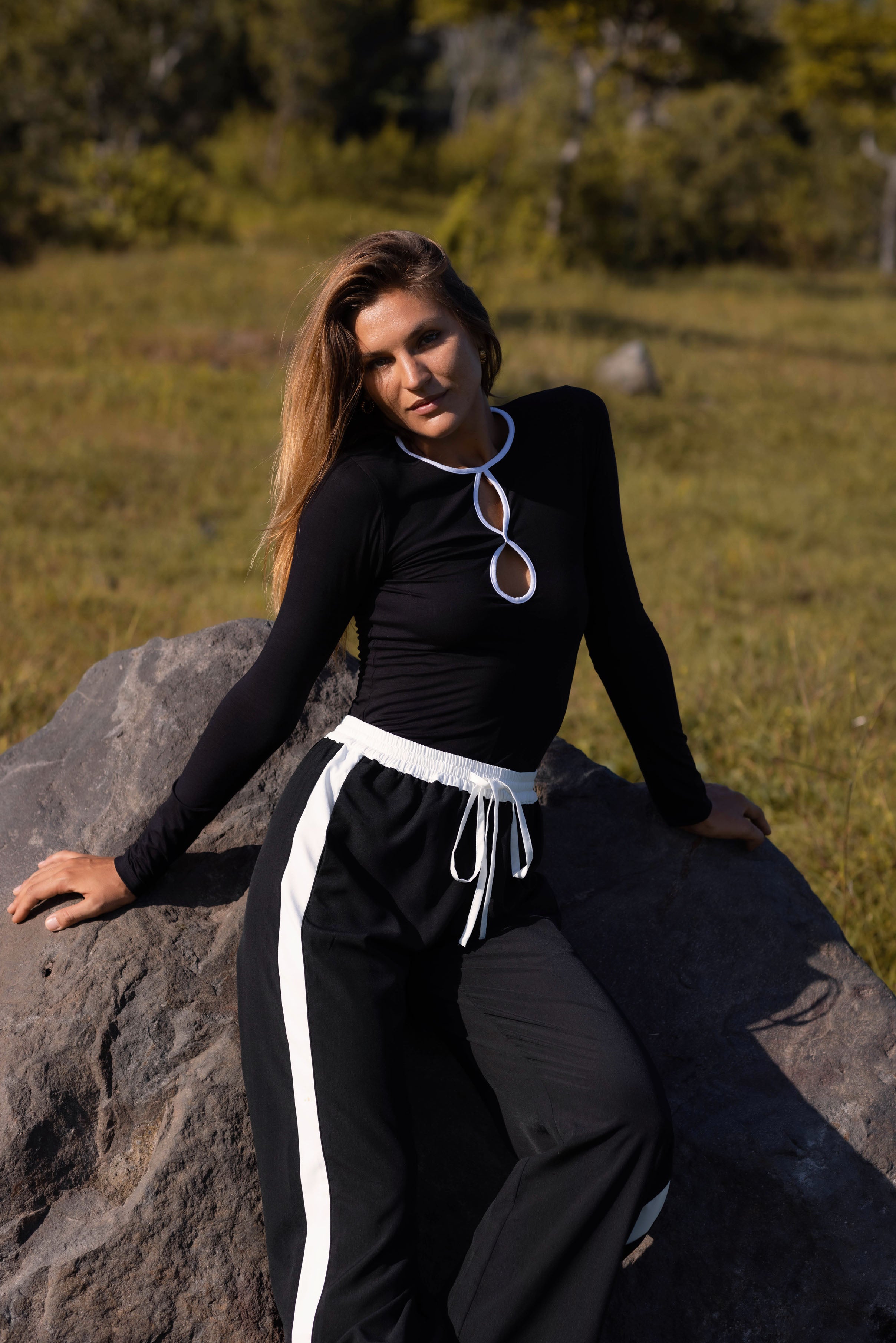 Infinity Top - Black with White Binding