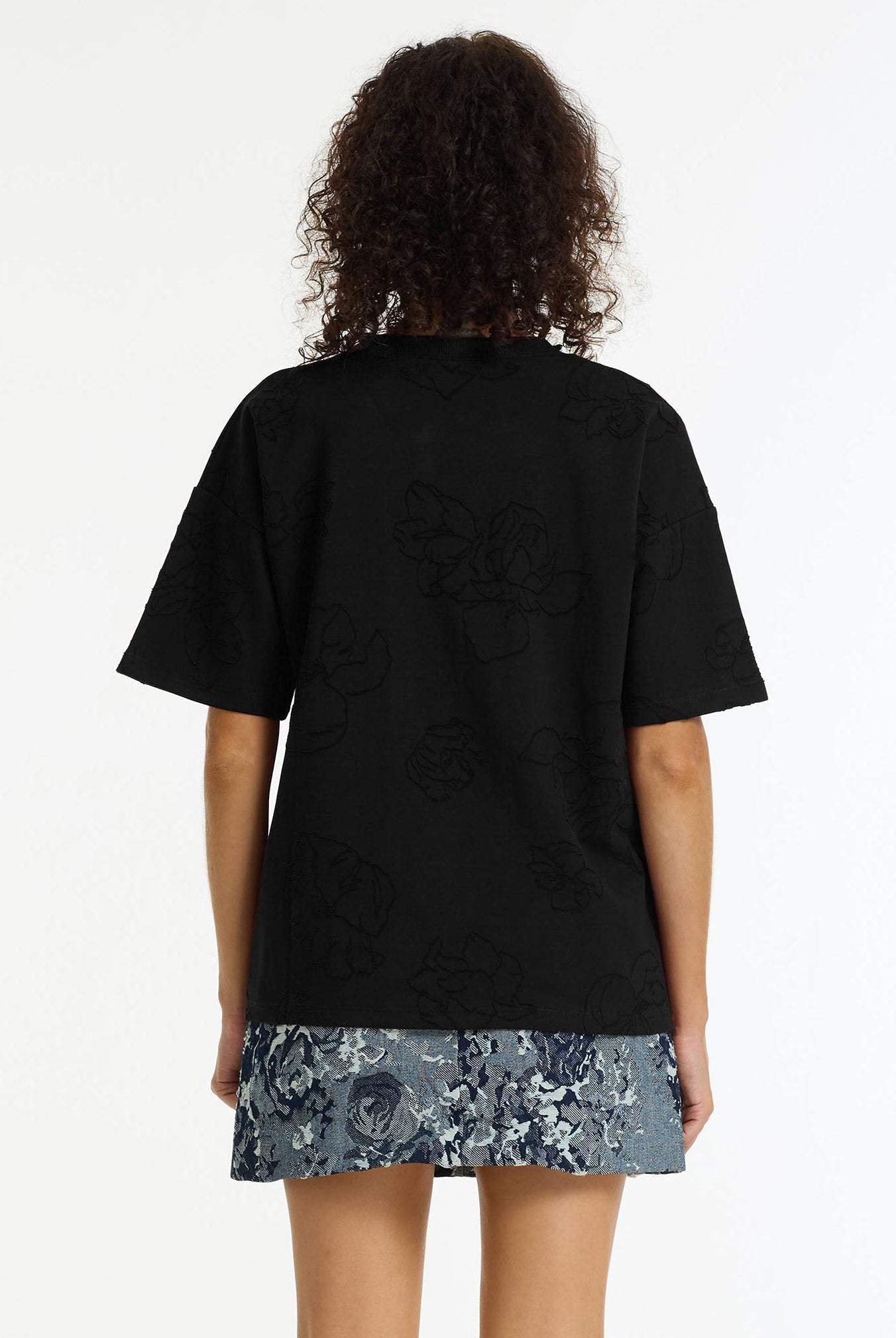 Off Duty Flora Textured Tee | Black