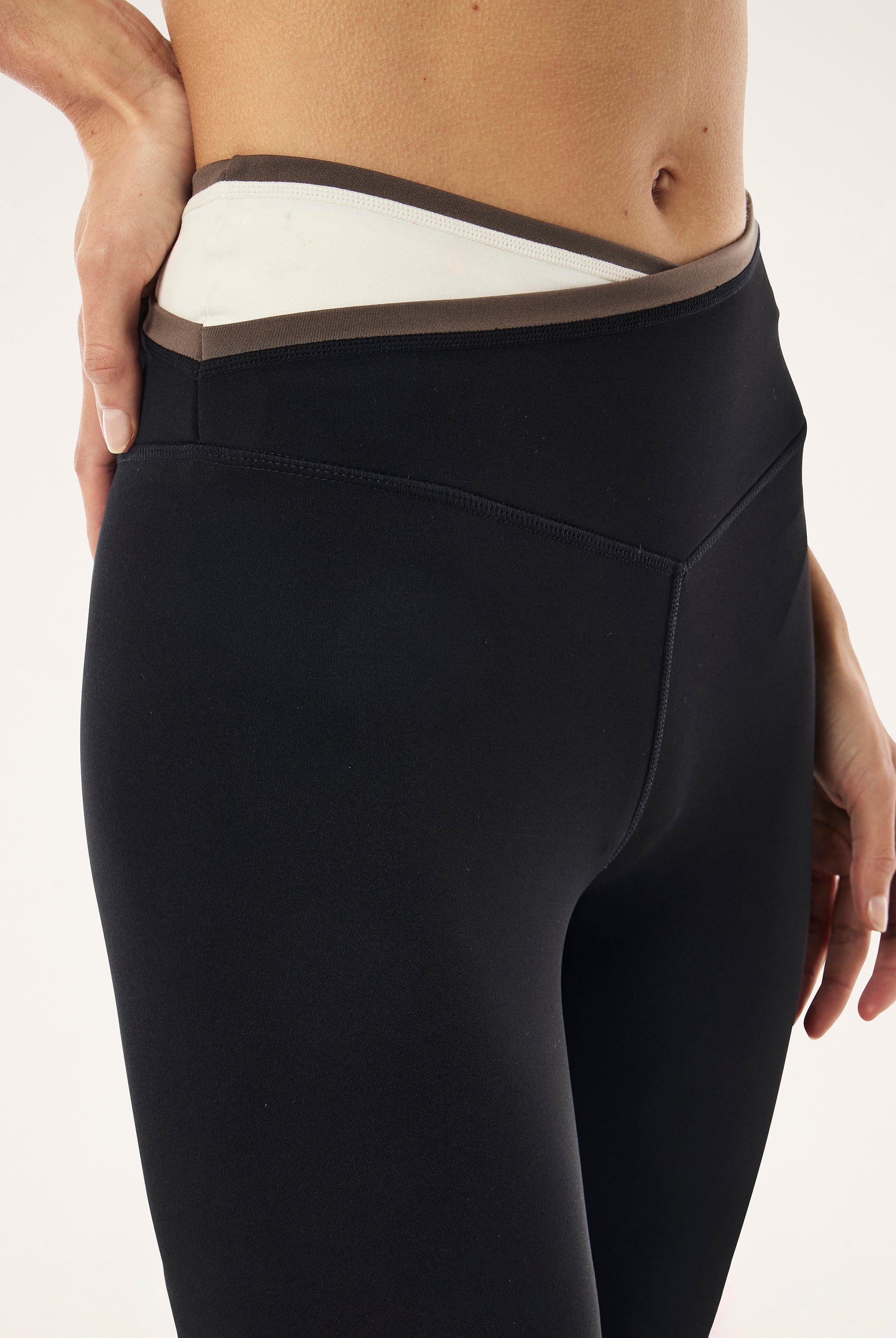 P.E Nation - Status Full Length Leggings - Black/Walnut
