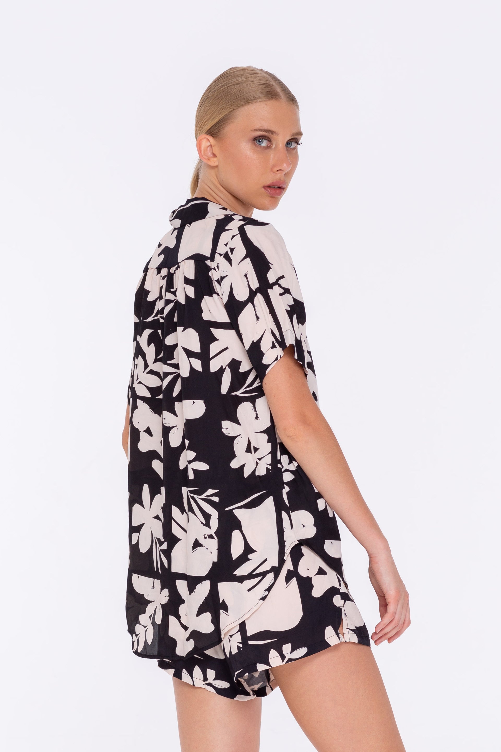 Short Sleeve Mason Shirt - Black with Natural Flower Print