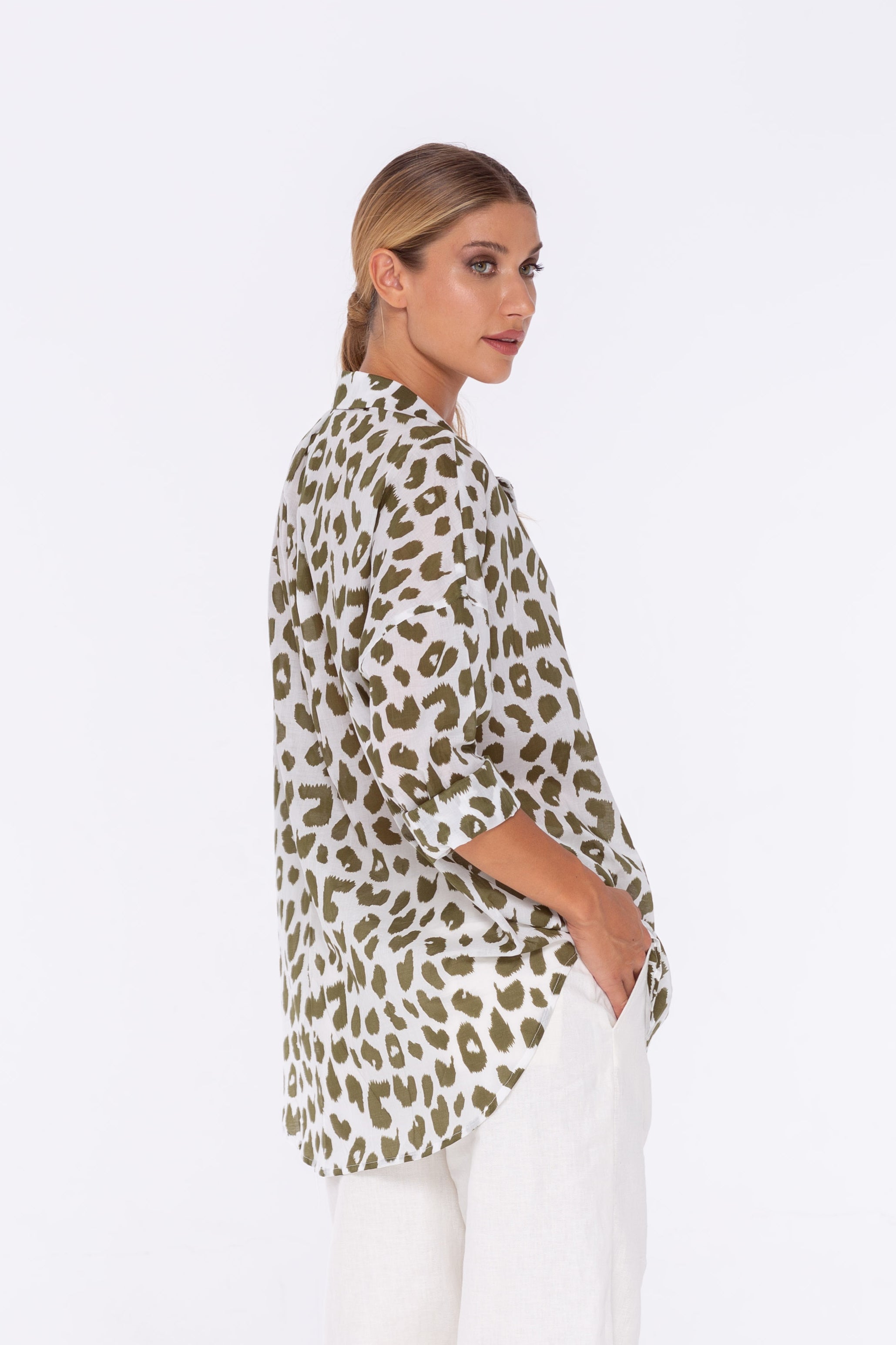 Defiant Shirt - Exclusive White/Fern Leopard Print