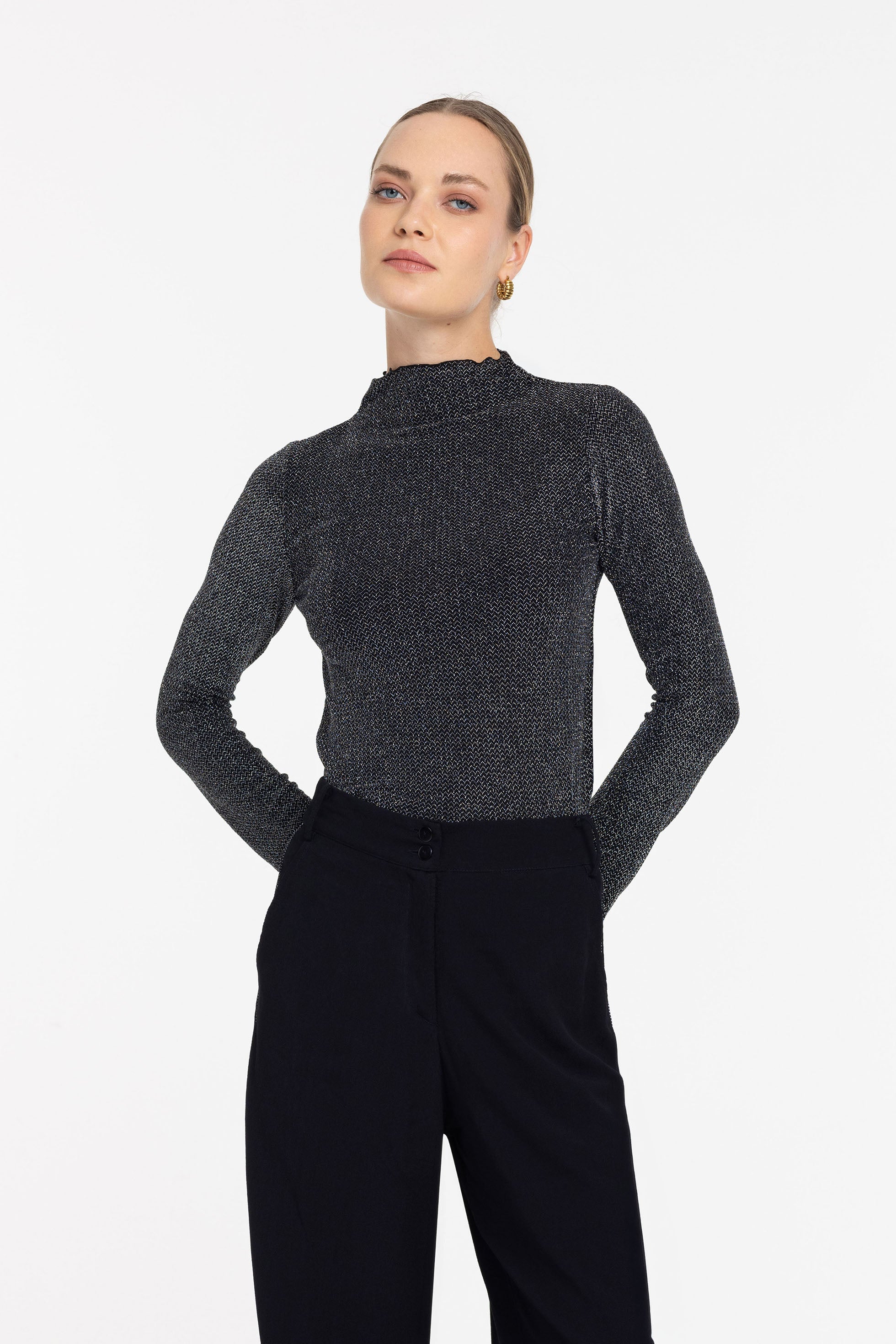 A Little Bit More Top - Black/Silver Lurex