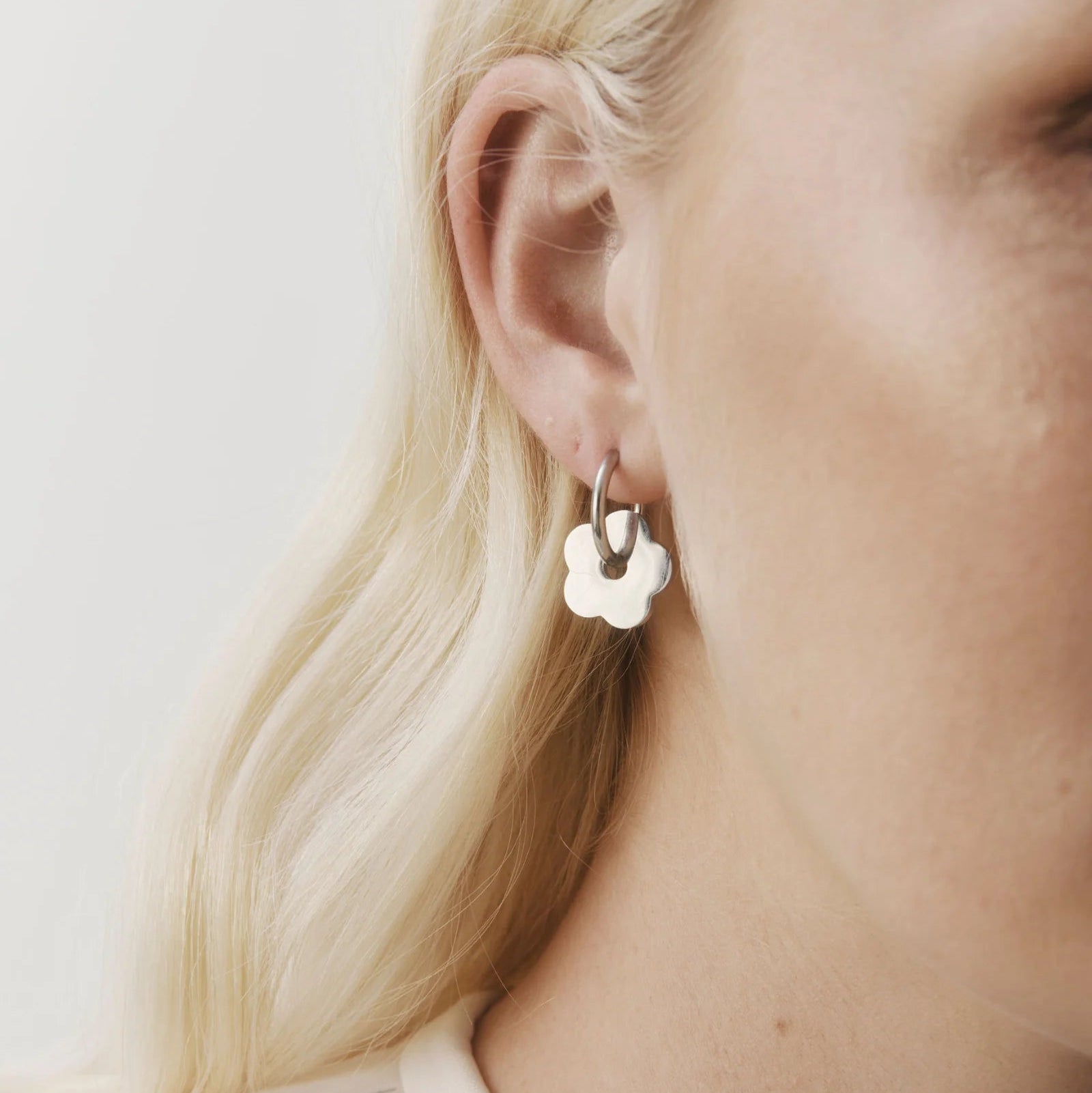 Castel & Co - Daisy earrings - Silver