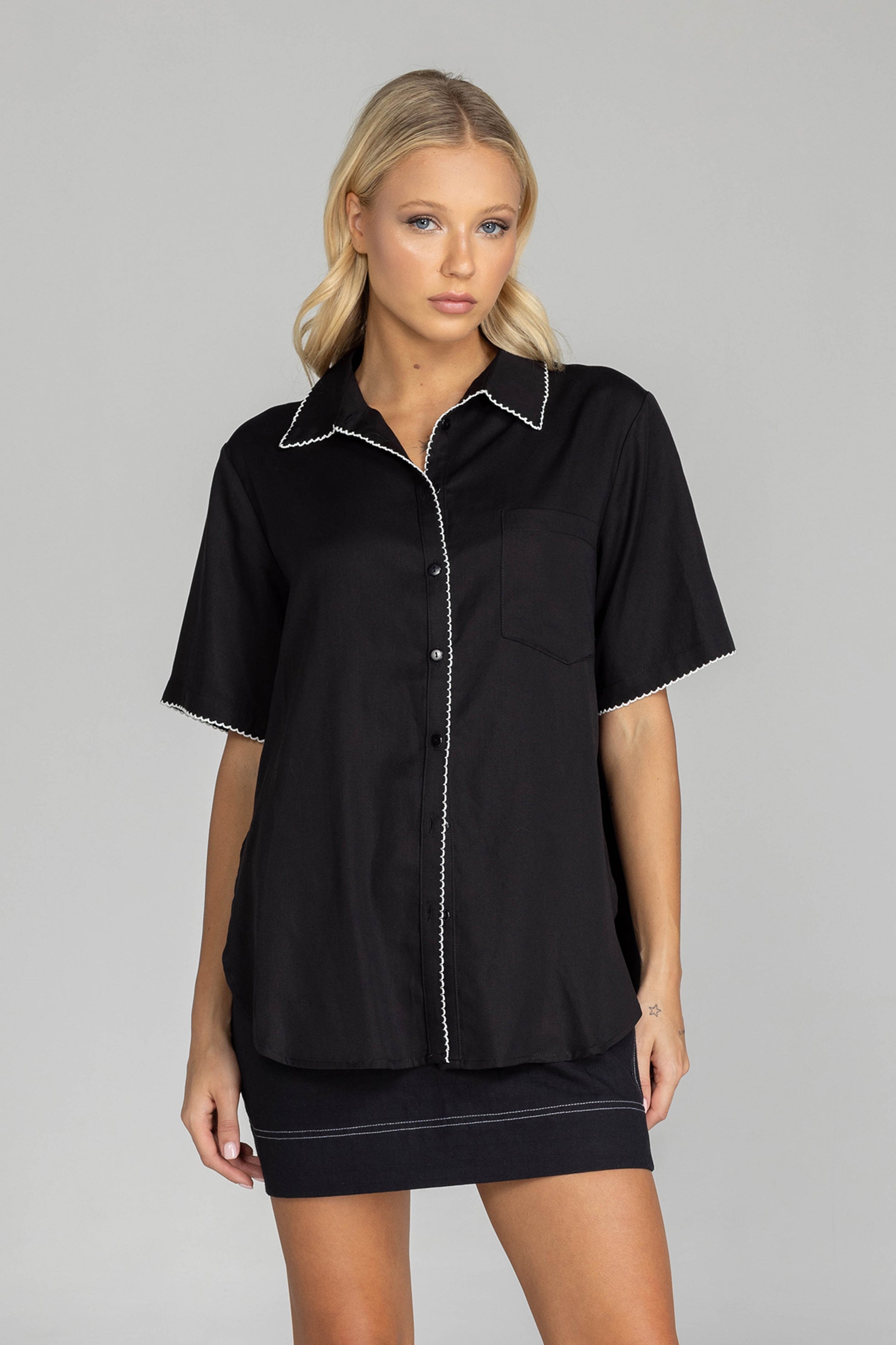 Felix Shirt - Black With White Scallop Edging