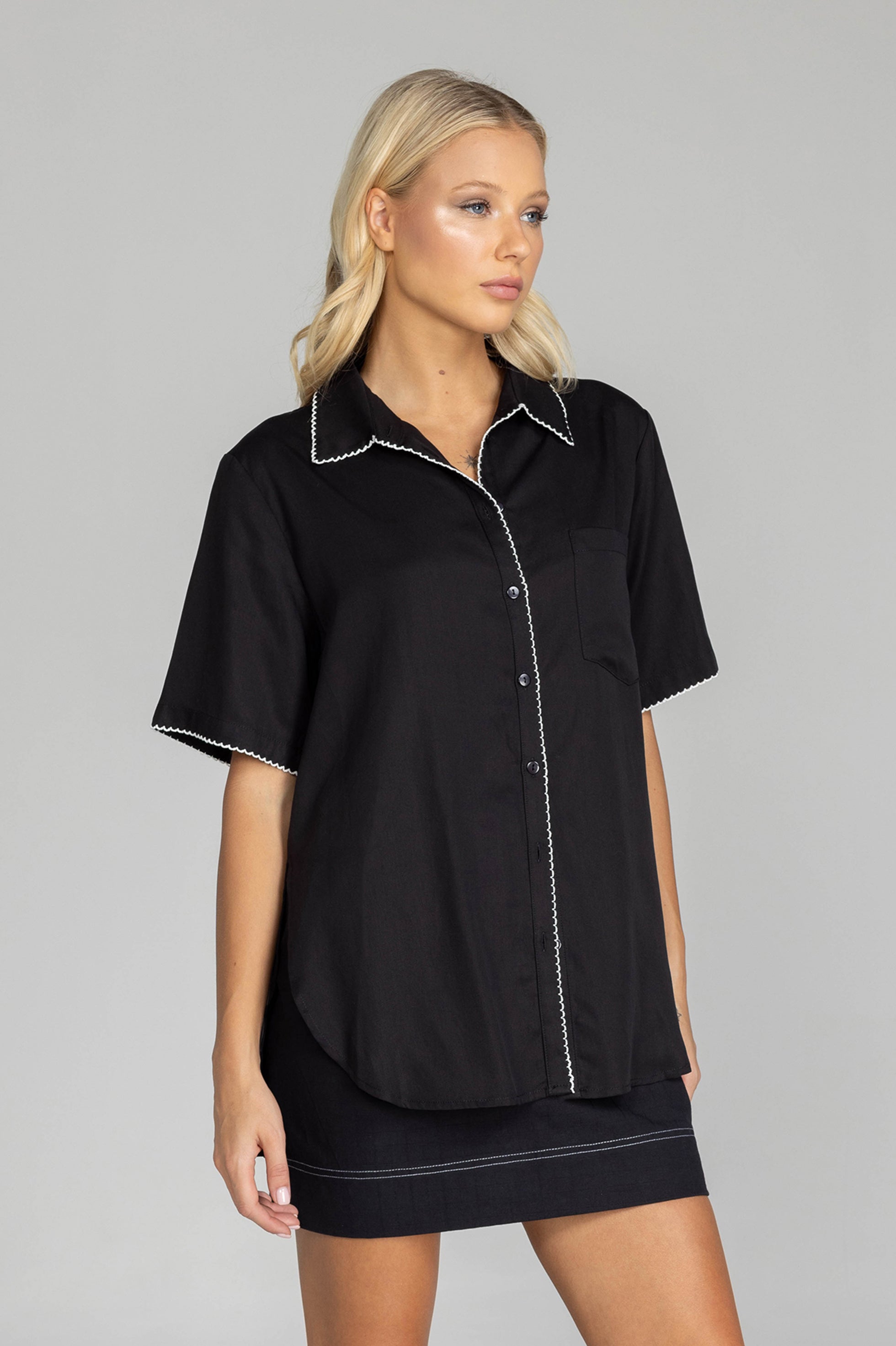 Felix Shirt - Black With White Scallop Edging