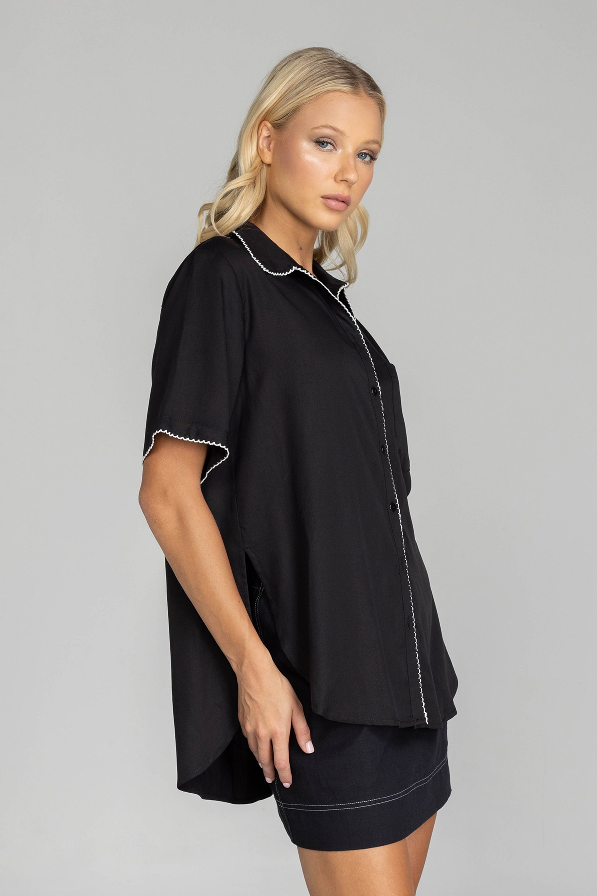 Felix Shirt - Black With White Scallop Edging