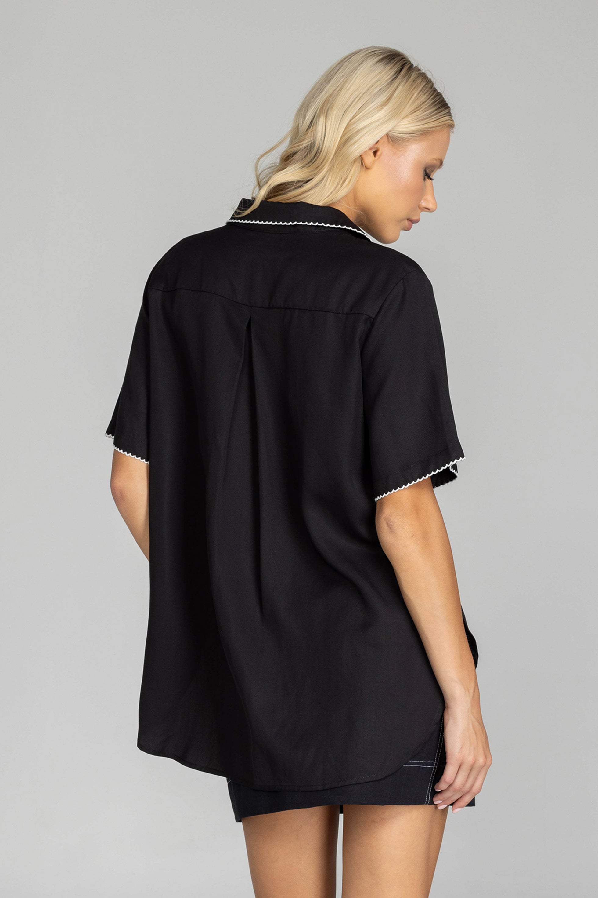 Felix Shirt - Black With White Scallop Edging