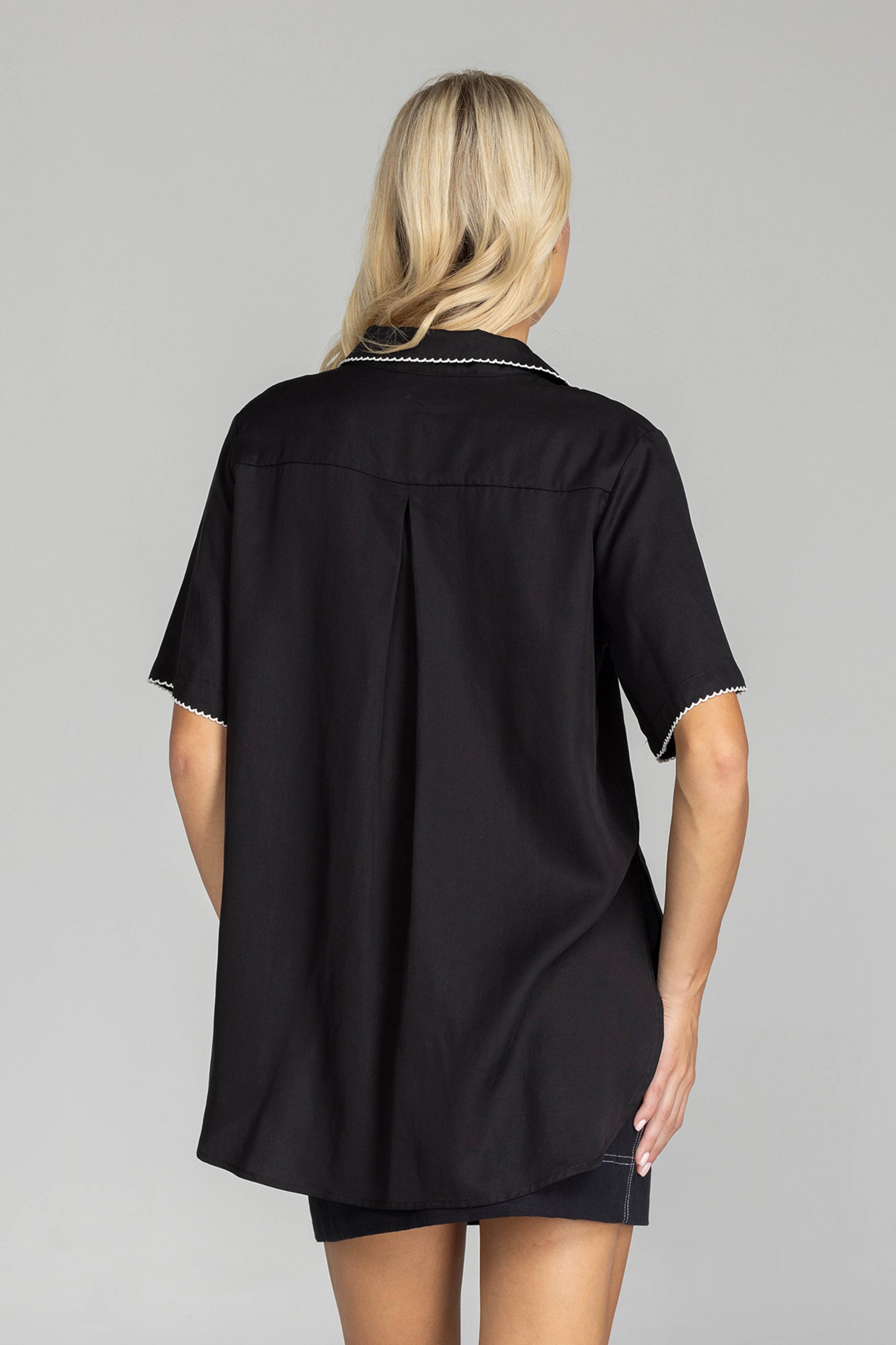Felix Shirt - Black With White Scallop Edging