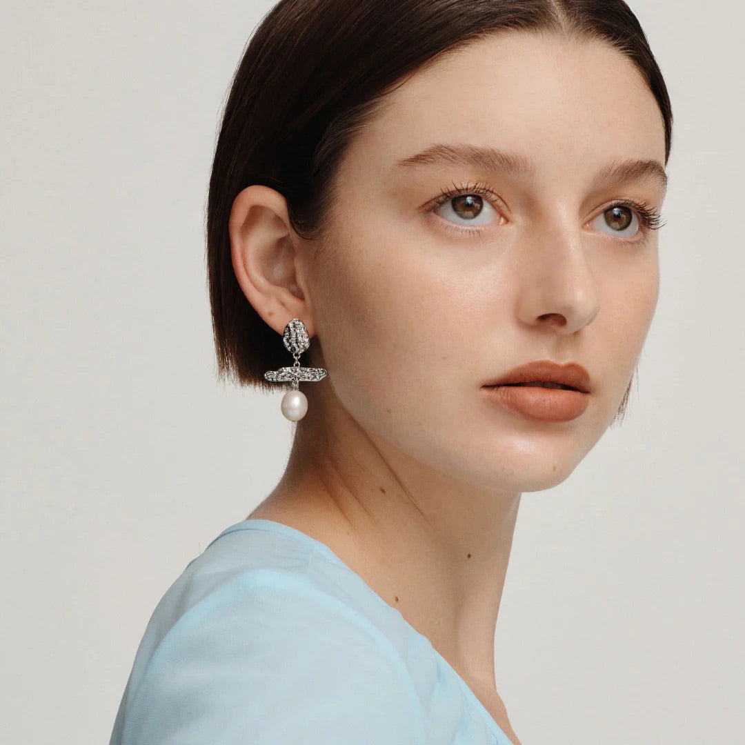 GIMME - Capri Pearl Earrings - Silver