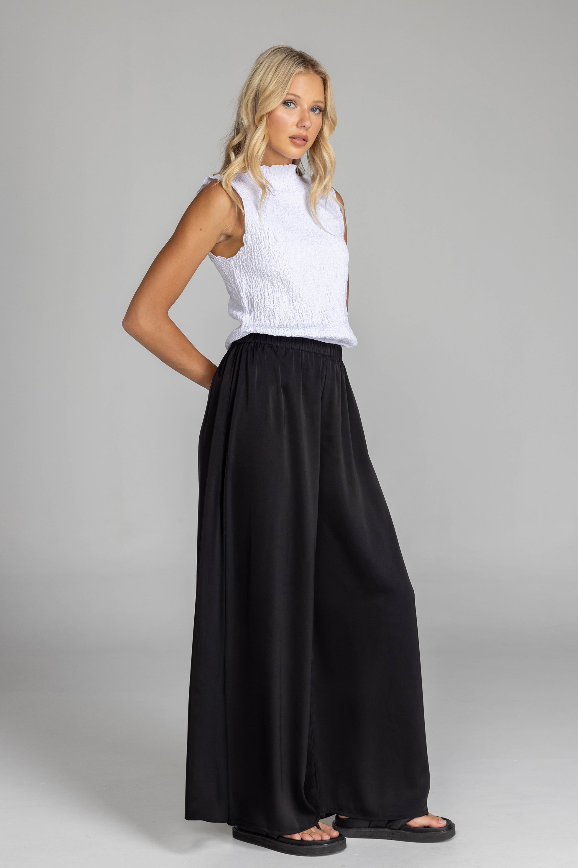 Walk On Water Pants - Black