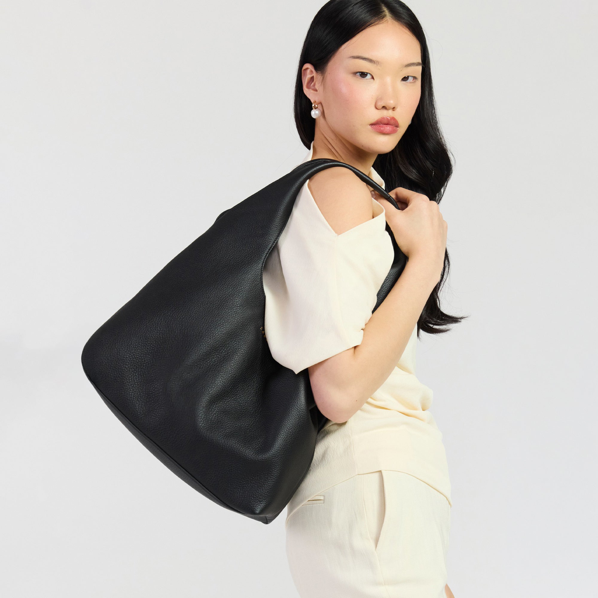 Saben - Kip Shoulder Bag - Black Lightly Milled