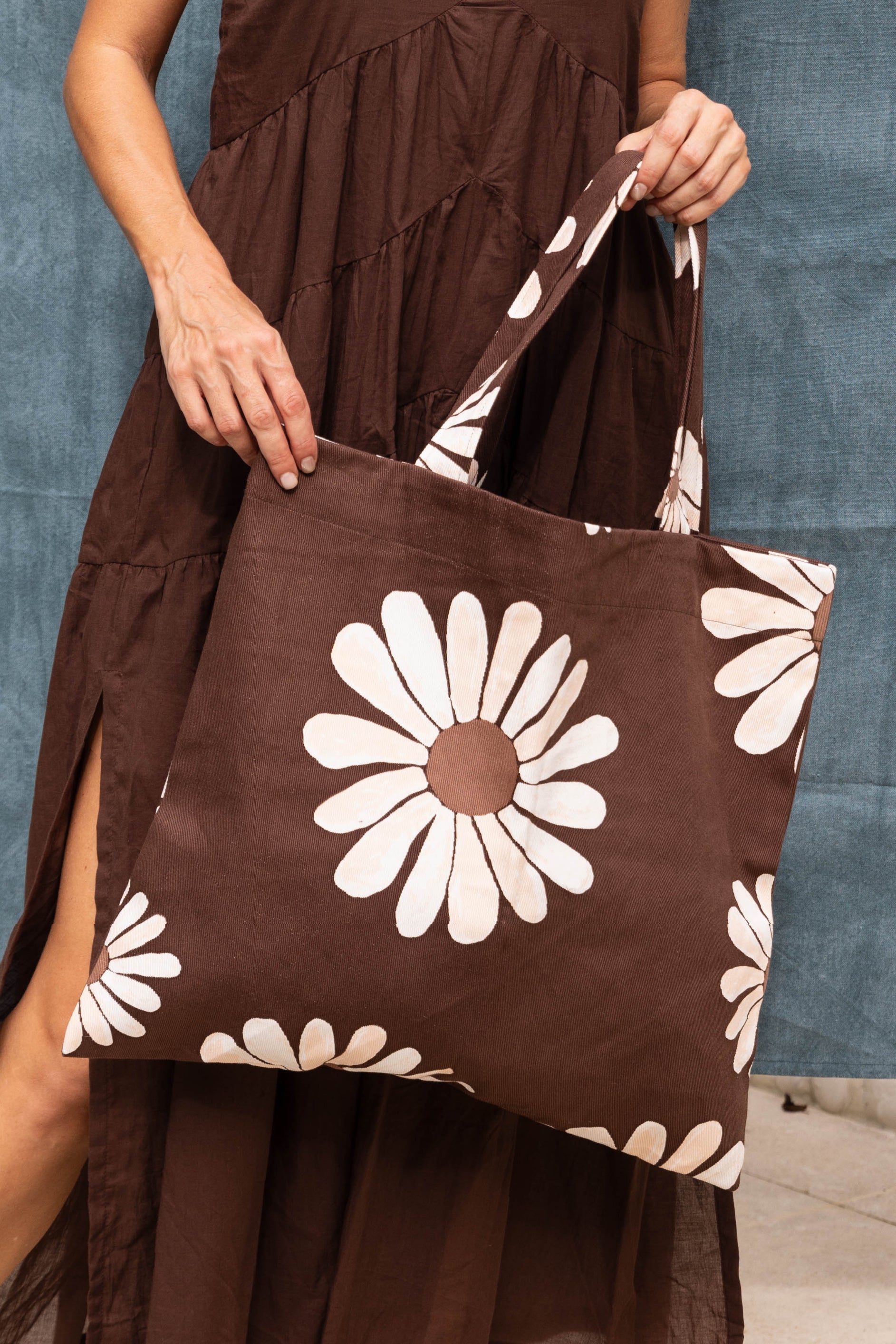 Tote Bag - Choc with White/Alyssa Nude/Black Peppa Hart Floral