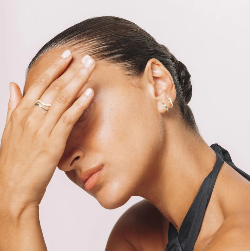 Saint Valentine - Luna Wave Huggies - Silver